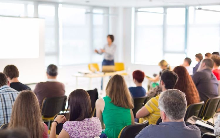 Communication to Presentation Qualities required for Corporate Trainer