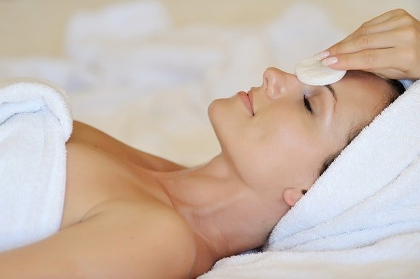 Best herbal Home Remedies for Acne and Acne Scars