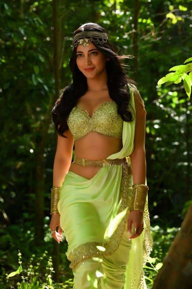 640px x 960px - Popular Cine South Actress Shruti Hassan hot HD Photos