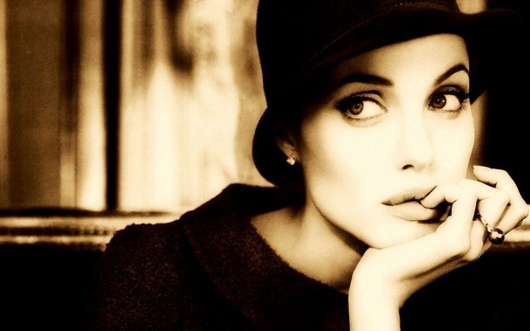 Hollywood Actresses Angelina Jolie