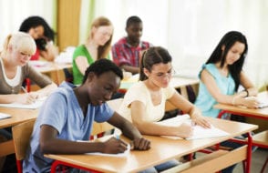 What is the difference between CBSE and ICSE course?