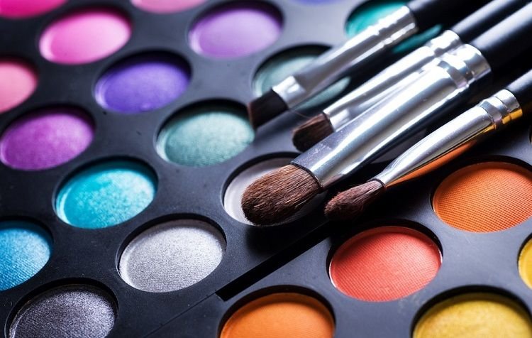 How to do Eye Makeup? - Makeup Tips for Big Eyes