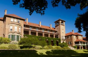 List of Top 10 best Indian Women’s Colleges