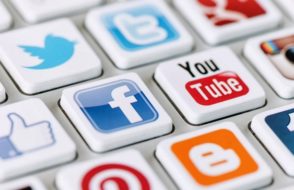 Script to integrate Custom Social Sharing buttons