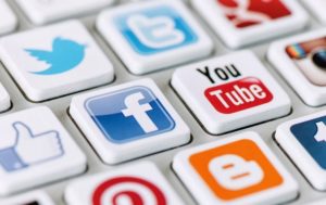 Script to integrate Custom Social Sharing buttons