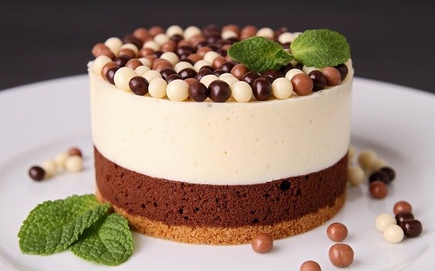 Celebrate the Special Day of the Year for Love with Delicious Cakes