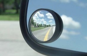 Uses of Blind Spot Mirrors and increasing Driver Safety