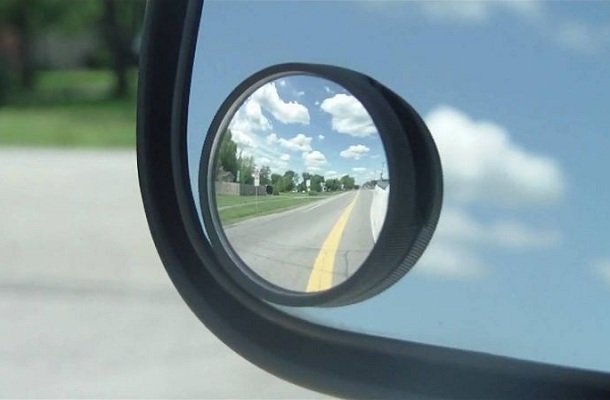 Uses of Blind Spot Mirrors and increasing Driver Safety