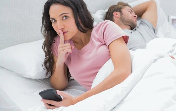 Spy App to watch Husbands WhatsApp and Facebook messages