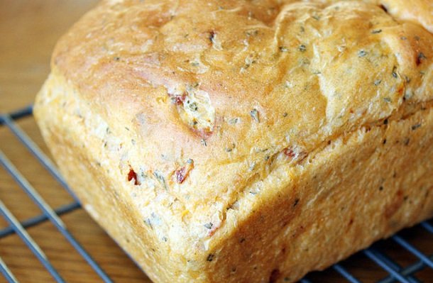 Advantages and Disadvantages of using a Bread Machine