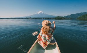 What is the Difference between a Traveller and a Tourist?