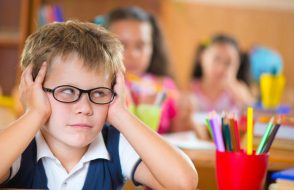 4 Tips to Helping your Kids Learn How to Deal with a bully in School?