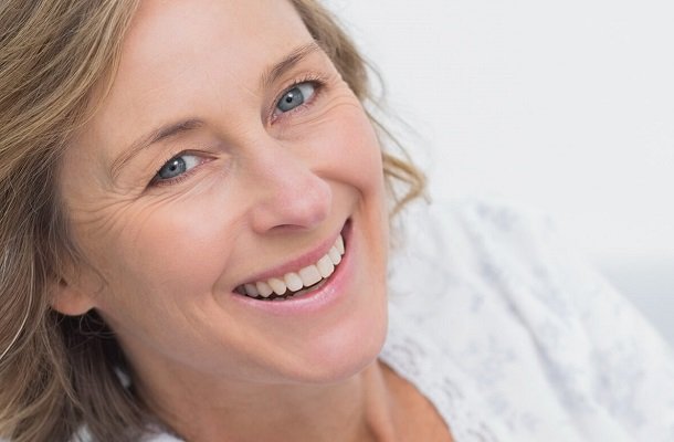 10 ways to Avoid Wrinkles around your Eyes even before you 40