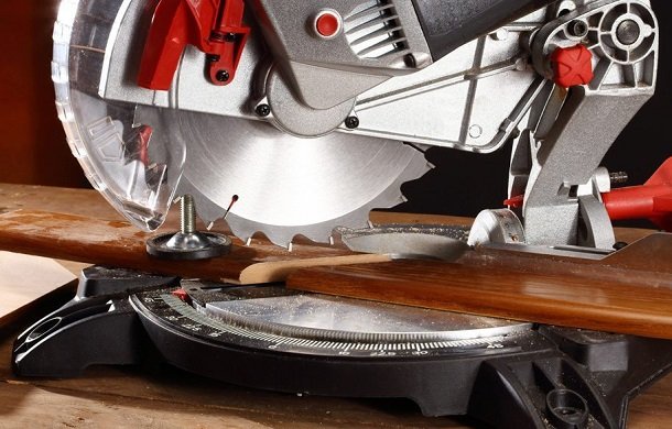 Best Saws Review to help Carpenters - Miter Saw vs Chop Saw
