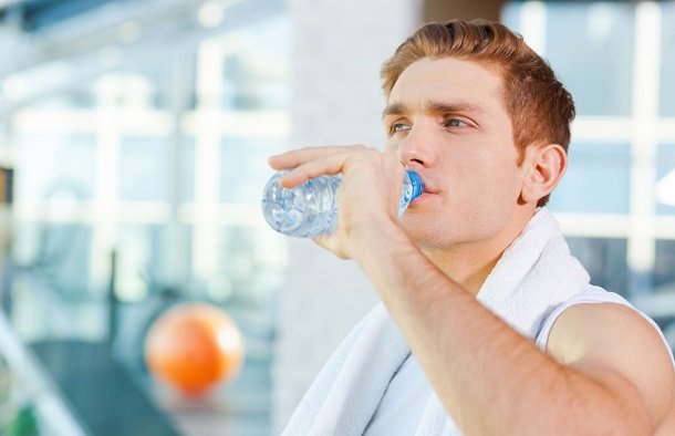 A Guide to Cleaning and Maintaining a RO Water Purifier