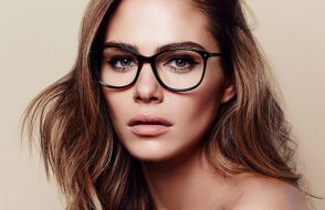 Attract others to Pay Some Attention in Eyeglasses with Makeup