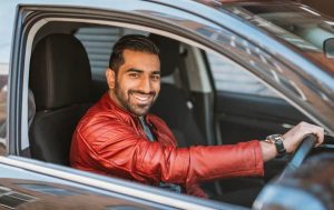 उबेर चालक के रूप में अतिरिक्त नकदी अर्जित करना