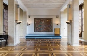 What are the benefits of hiring an Architect to build a House?