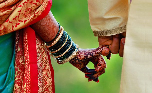 8 Factors to know before Hiring Wedding Photographers