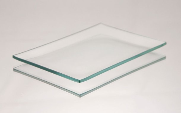 Create a Stylish look using Glass and Mirrors in your Decor
