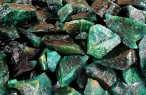 Benefits of Emerald Stone: How Should We Wear It?