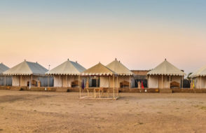 An unforgettable evening at a Jaisalmer Desert Camp