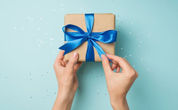 How do I Choose an Anniversary Gift for my Partner Online?