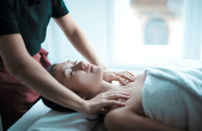 Full Body Massage in Calcutta for Housewives and Woking Women